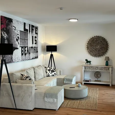 Rema Homes - Luxurioese - Messenaehe - Apartman Offenburg