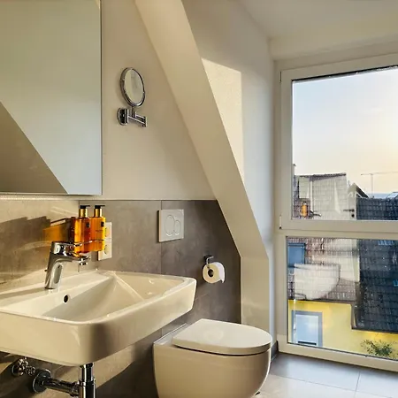 Apartman Rema Homes - Luxurioese - Messenaehe - *