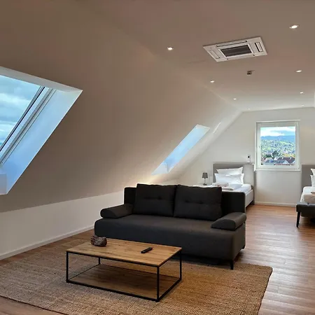 Rema Homes - Luxurioese - Messenaehe - アパート